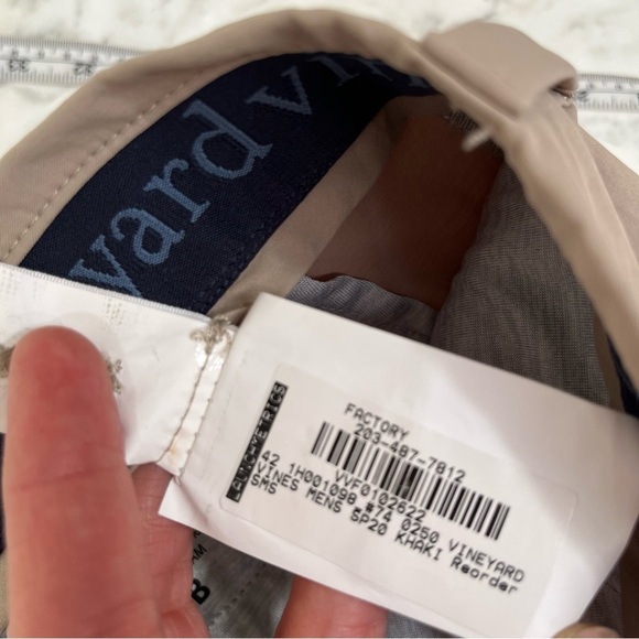 Vineyard Vines 9” On the Go Men's Shorts in Khaki Golf Performance Active 42B - Picture 7 of 7